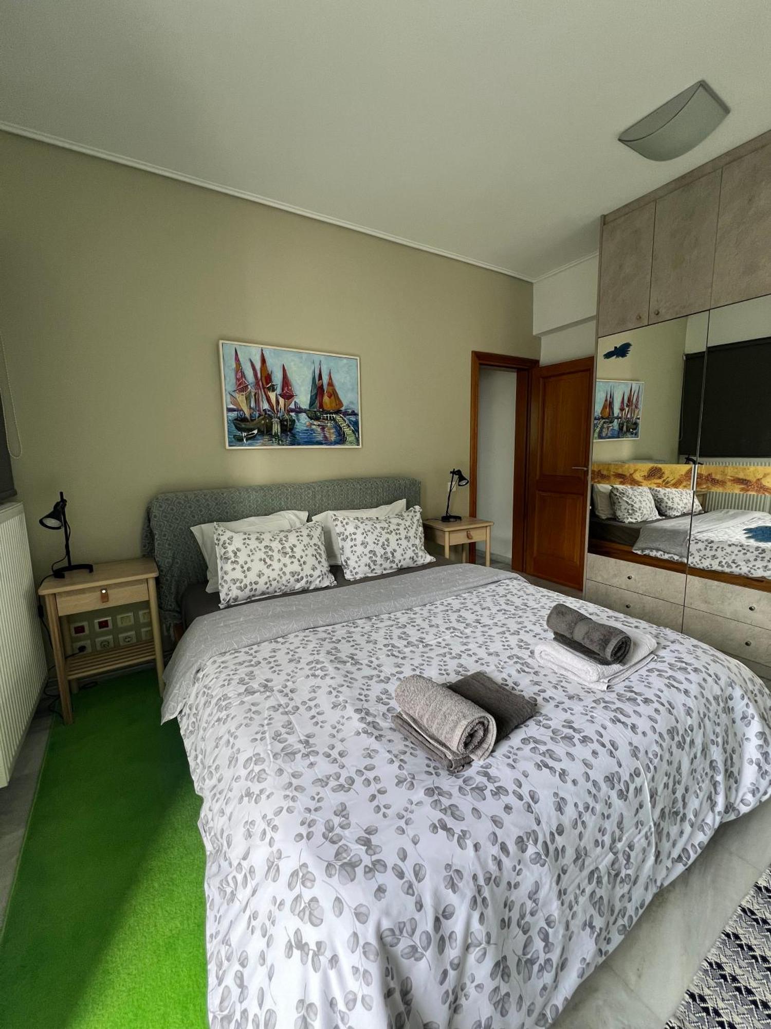 Green Apartment Near Marousi Hospitals & Oaka, By Promoshomes Maroussi Exteriör bild