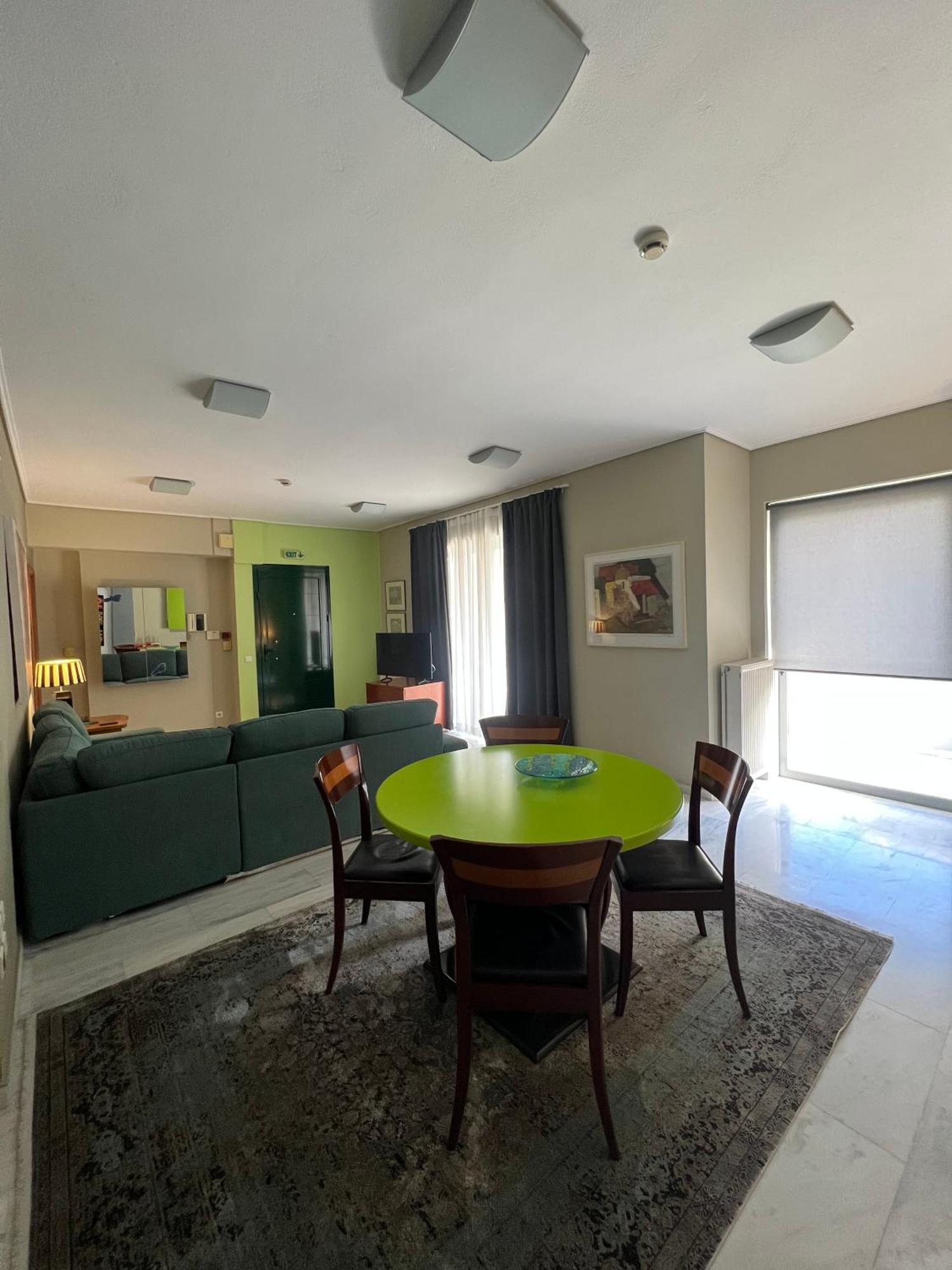 Green Apartment Near Marousi Hospitals & Oaka, By Promoshomes Maroussi Exteriör bild